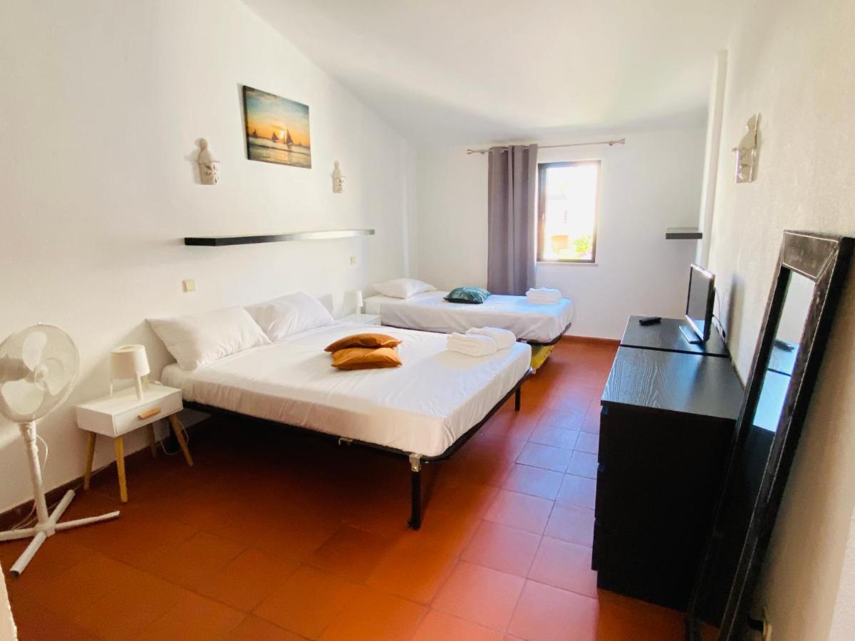 Summer House, Only 2 Minutes To The Beach In Vilamoura! Villa Exterior foto